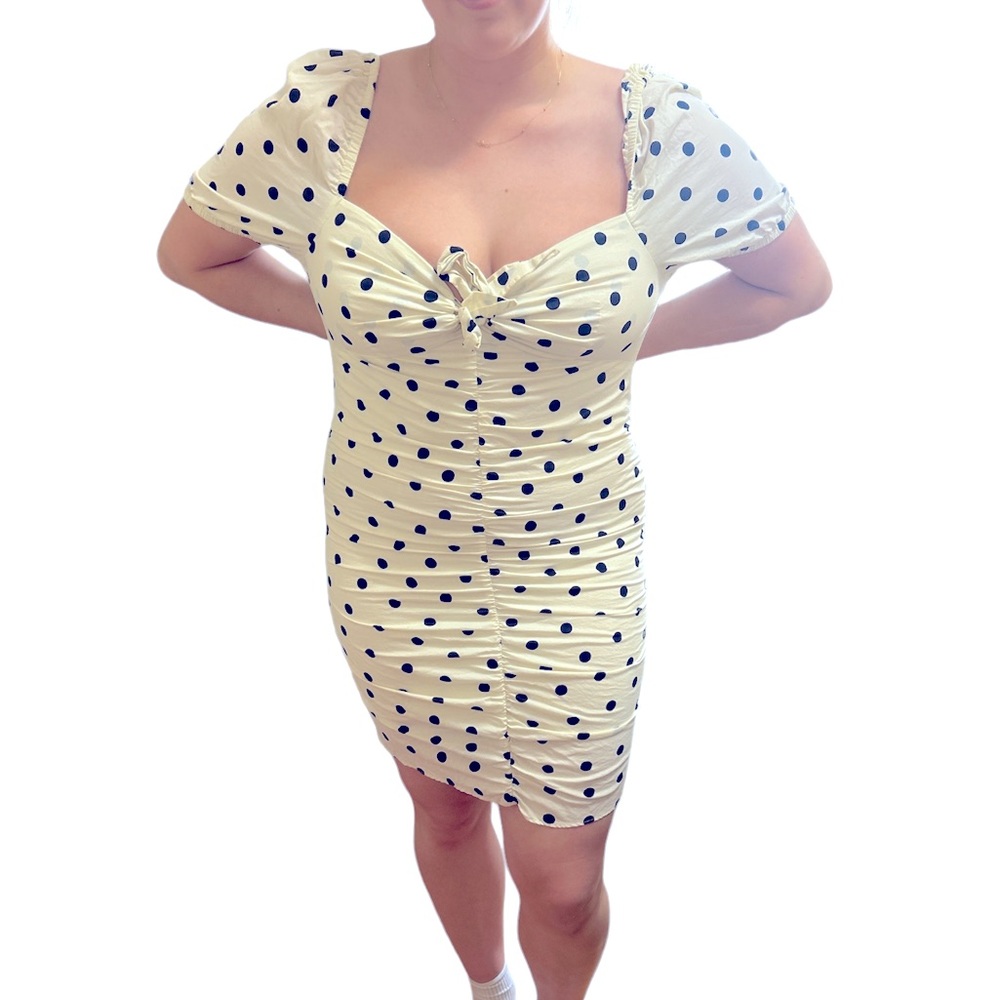 👄 Adorable Top Shop sexy but classy cream polka dot dress size 6.